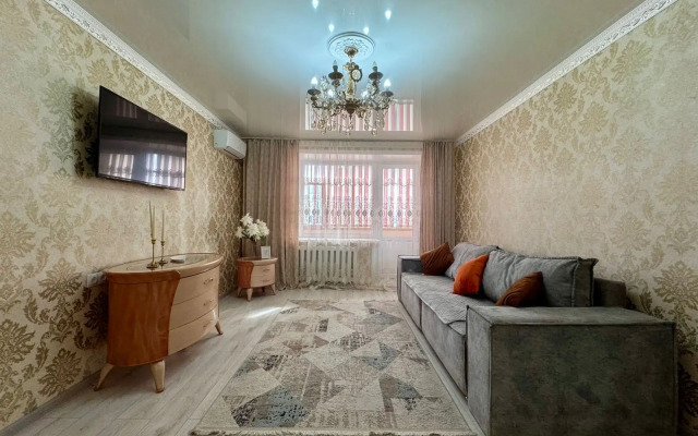 Uyutnaya Polnotsennaya Dvukhkomnatnaya Flat