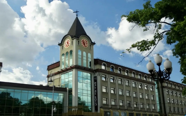 Na Ploschadi Pobedy Apartments