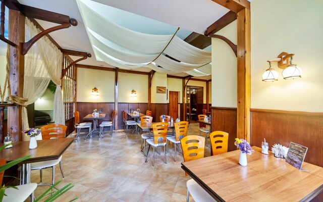 Cruise Hotel & Spa