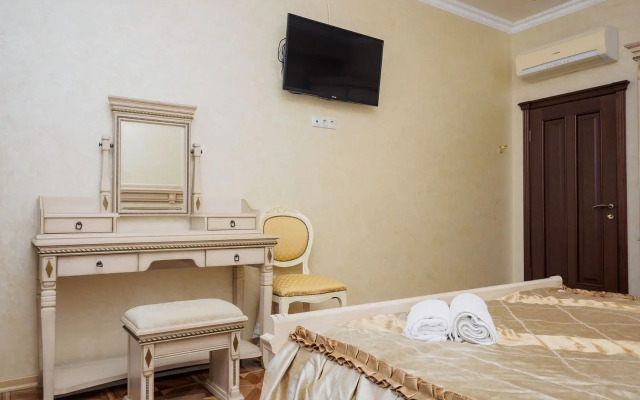 Dvukhkomnatnaya S Vidom Na More Flat