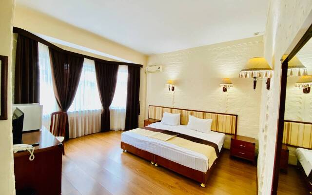 Retro Palace Hotel