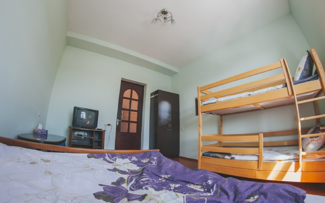 Holiday House Hotel