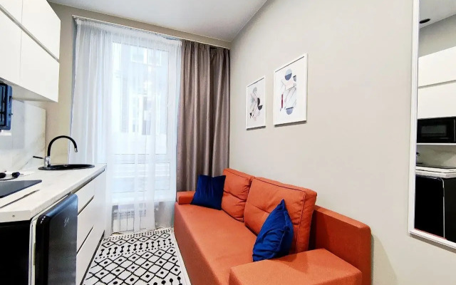 S Basseynom Na Territorii Flat