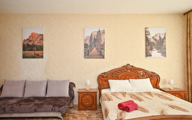 Na Respubliki 33А Flat