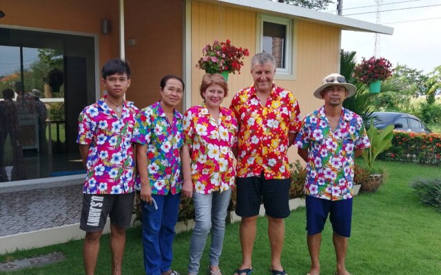 4 Palms Resort Hotel
