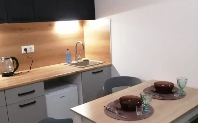 Uyutnaya Studiya Okolo Metro Bulvar Rokossovskogo Apartments