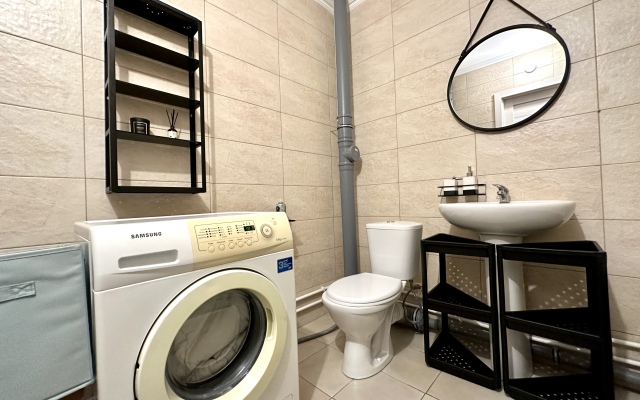 Iris s Dizaynerskim Oformleniyem, Ryadom Mat i Ditya Apartments