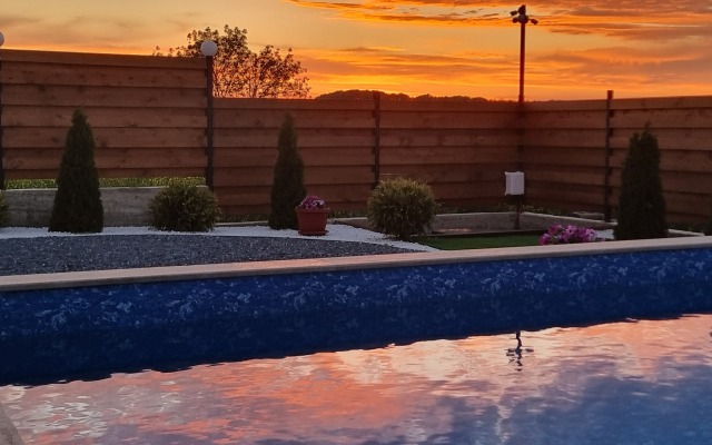N1 Chetyre Sezona Guest house