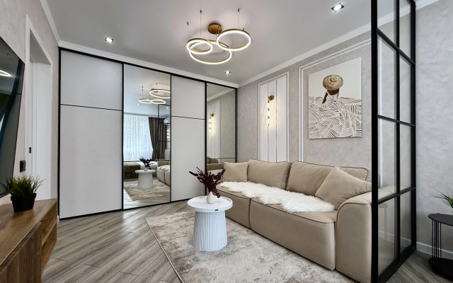 Квартира на Хусаиновых 8