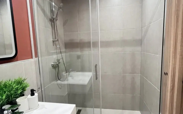 U Metro Ladozhskaya Flat