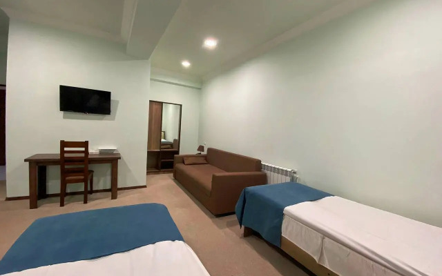 Mina Hotel