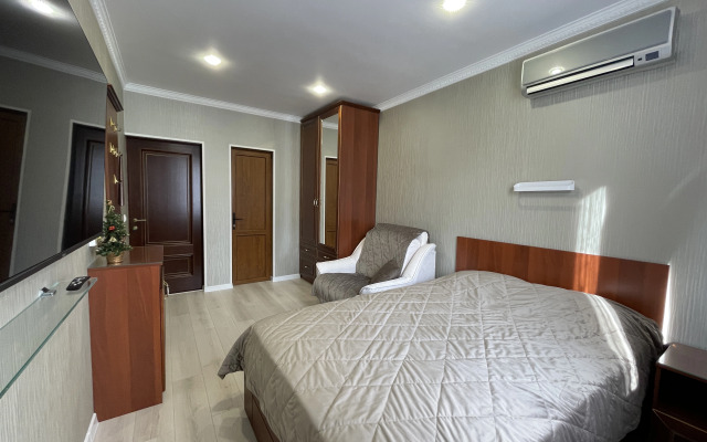 Апартаменты Анита в центре Сочи 13