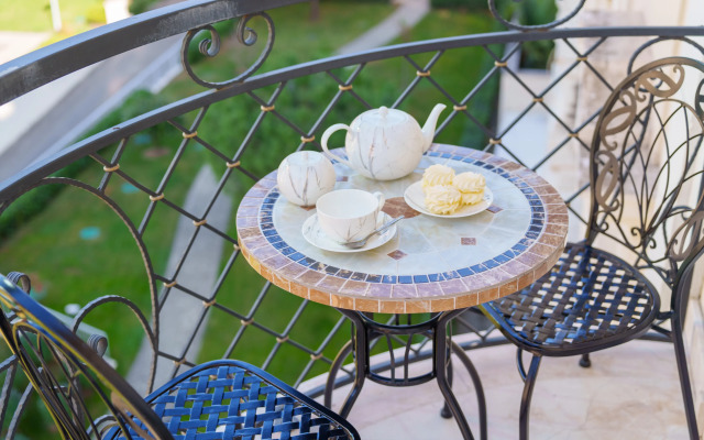 Dizaynerskie Matisse Apart s vydelennoy zonoy spalni Apartments