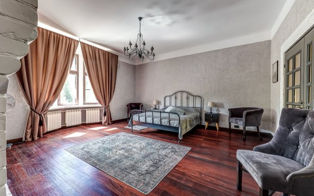 S Vidom Na Tsentralniy Park Apartments