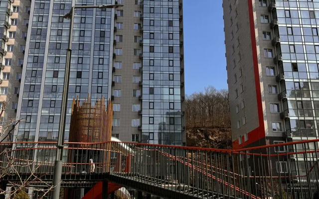 V Dome S Zakrytoy Territoriey Flat