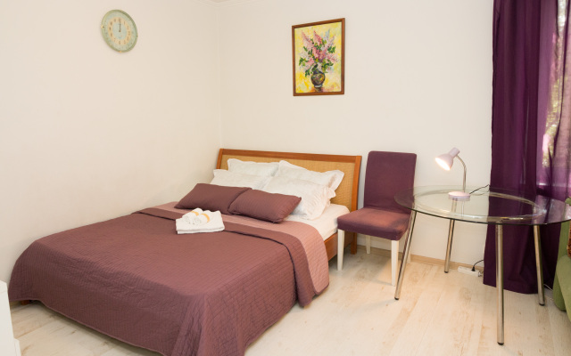 Na Kastanayevskoy 3 Apartment