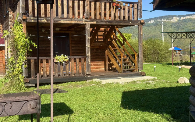 Thach from Travel Hotels Entourage