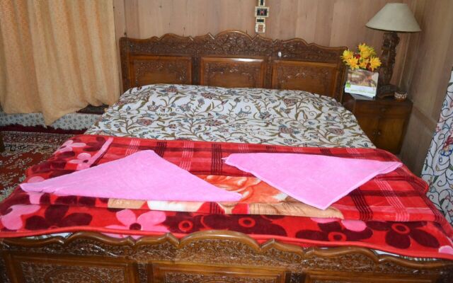 Houseboat Sweetstar Hotel