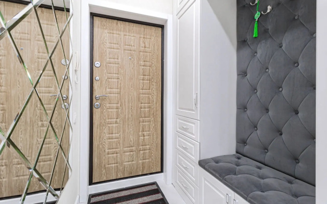 Svetlye I Uyutnye Ryadom S Botanicheskim Sadom Apartments