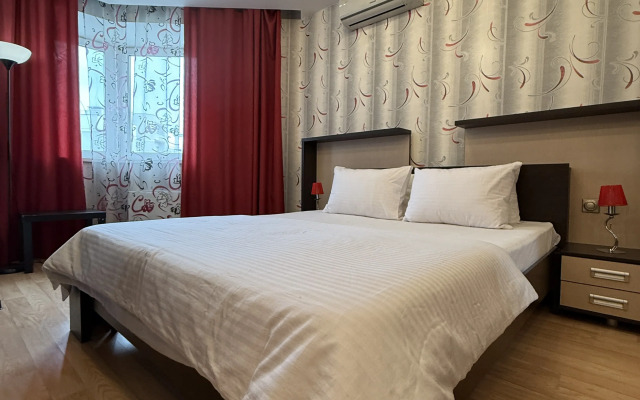 Tut Khorosho Na Surikova 53a 7 Flat