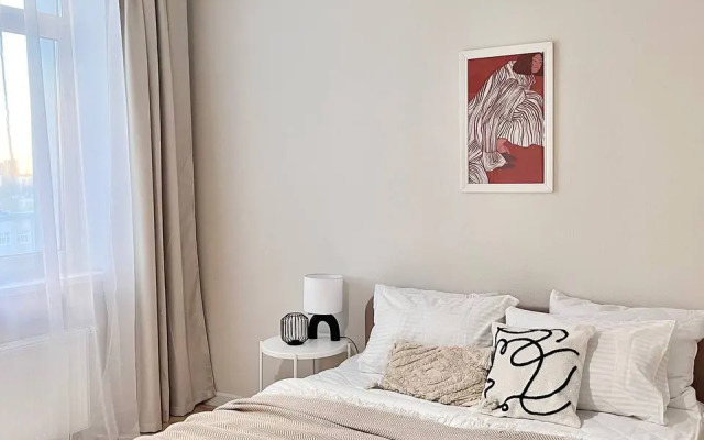 V Novom Dome Ostrovskogo 52 Flat