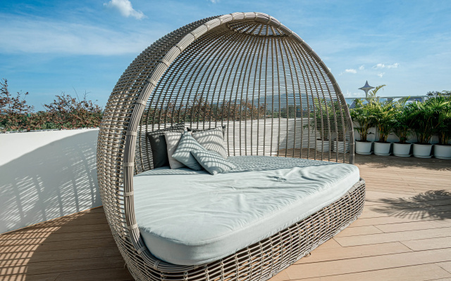Апартаменты Golden Shore Studio Moments from the Sea
