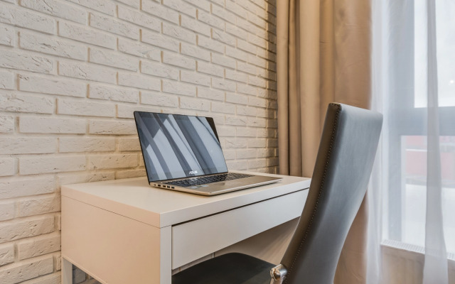 Апартаменты Улучшенные с Балконом и Видом на Парк Business Apartments