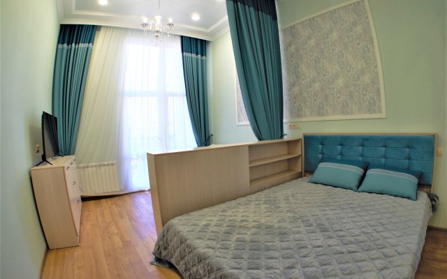 U Morya V Gelendzhike V ZhK Izumrudnyij Gorod Apartments