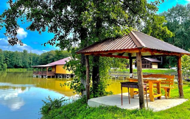 Ozero zhelanij Recreation camp