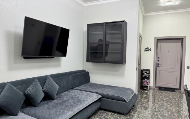 422 2K 7 Min Do Morya Flat
