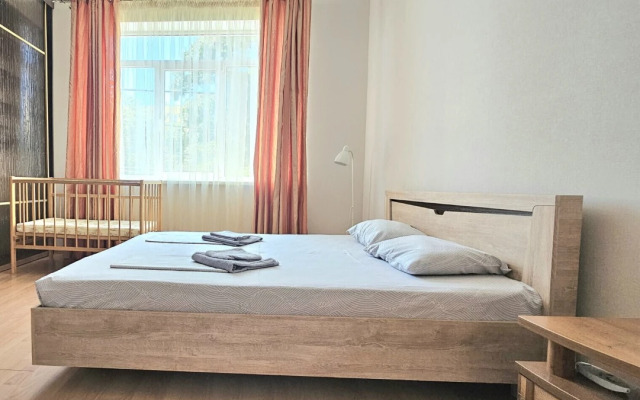 V Tsentre Goroda Private House