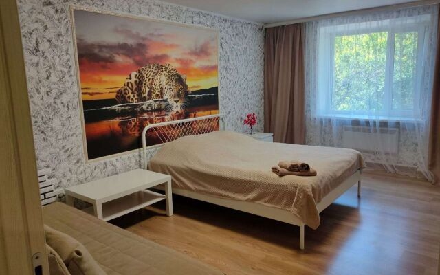 Na Industrialnoy 1B/3A Apartments