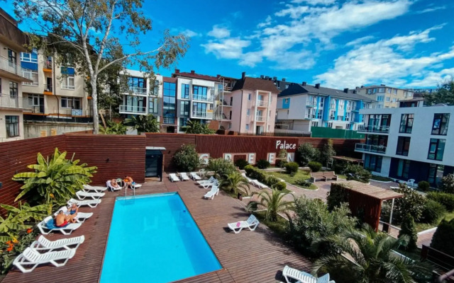 Green Palace Apartments