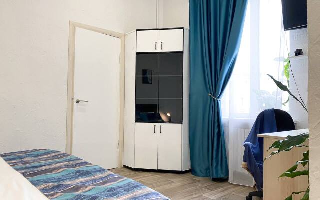 Happiness Live in the center of Sevastopol Apartment