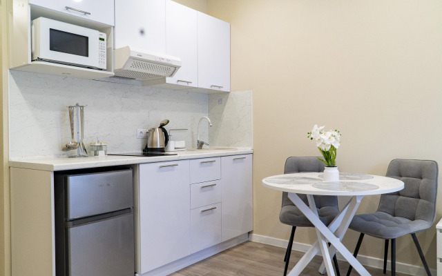 Studiya Kapri Khaus Chetyrekhmestnaya Zhk Letniy Flat