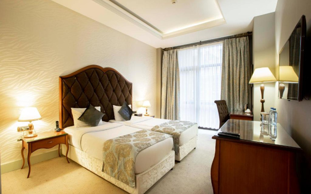 Sapphire Inn