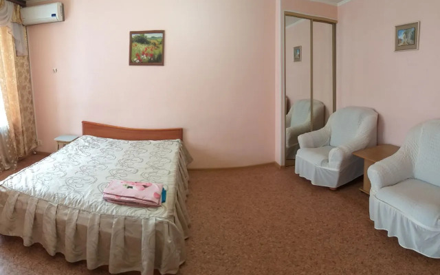 Ryadom Pl. Lenina Flat