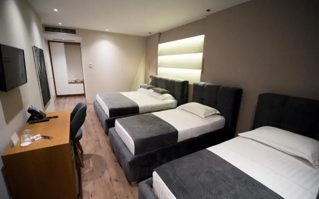 LIGHT Hotel