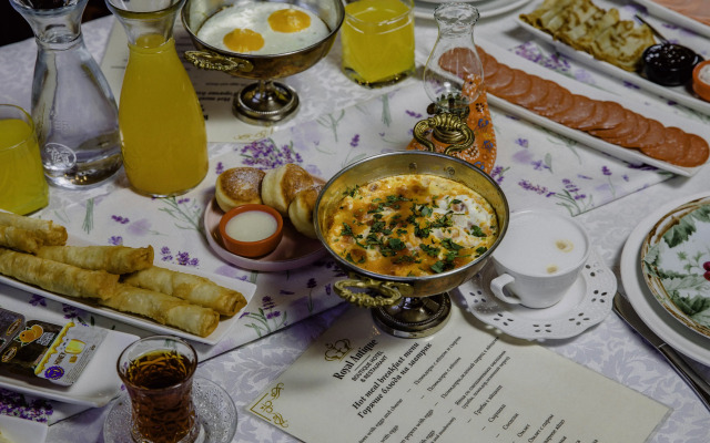 Royal Antique Boutique Hotel