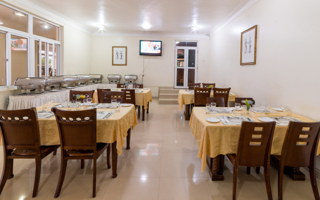 Aggrey  Hotel