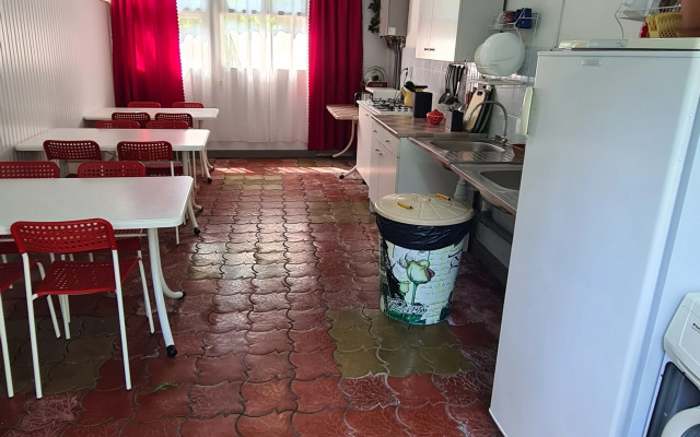 Uyut Loo Guest House