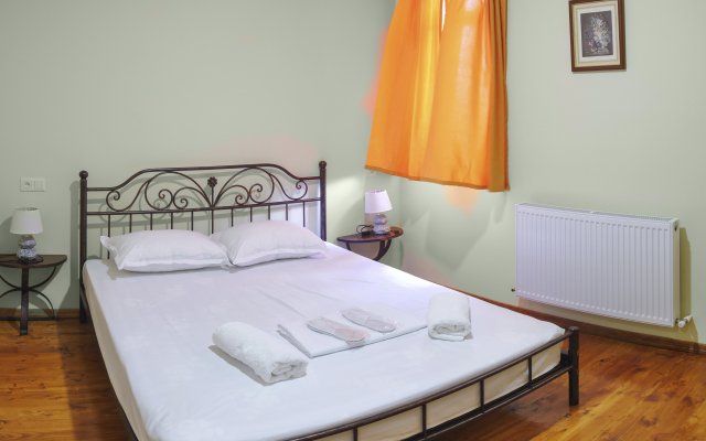Chateau White Flags Hotel