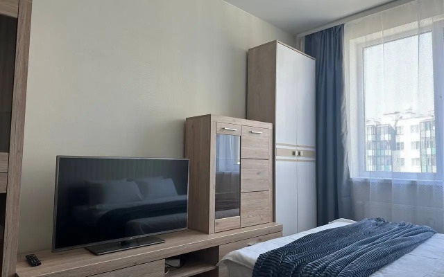 Na 5 Chelovek S Parkovkoy Flat