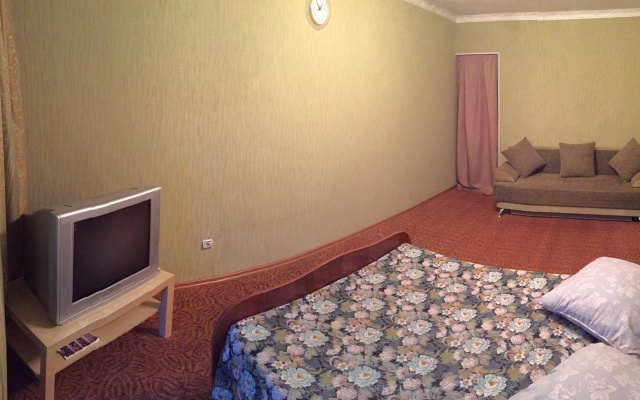 Prospekt Oktyabrya 113 Apartmants