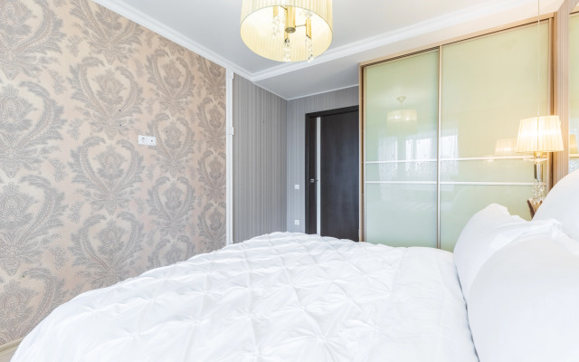 Апартаменты трехкомнатные на Меридианной