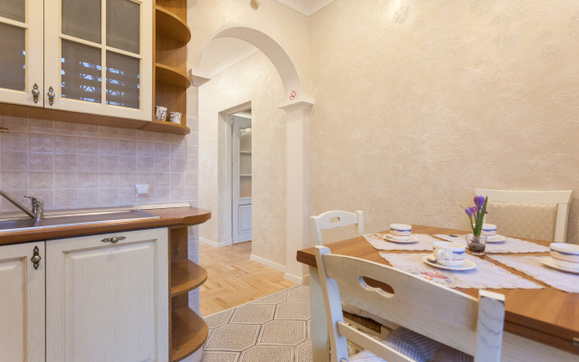 Apartamenty dvukhkomnatnyye extra lux v tsentre