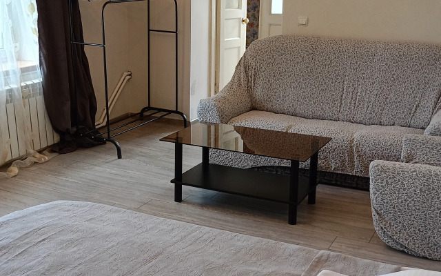 V tsentre s vidom na voskhod Flat