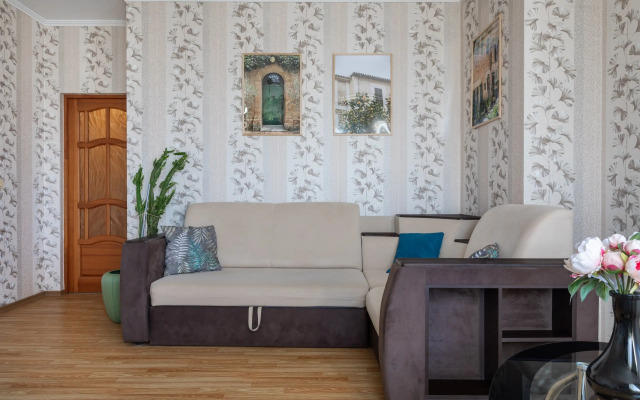 Апартаменты Эпроновская 1