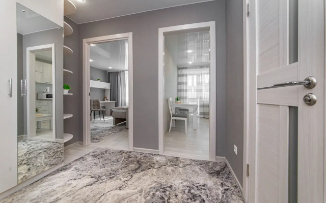 prostornaya i uyutnaya v epicentre zhizni Zasheksninskogo rajona Flat