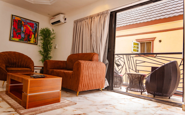 24/7 Luxury Apartments